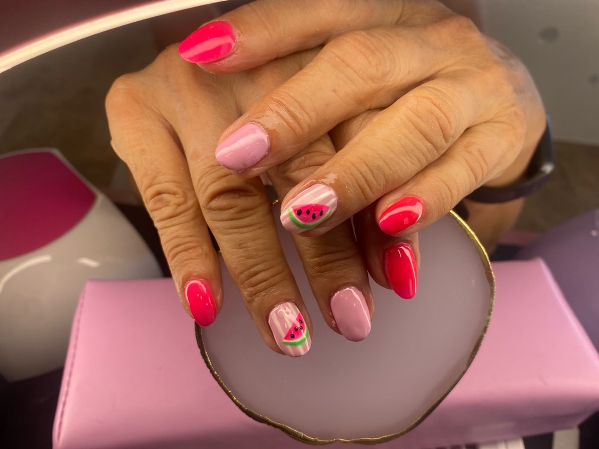 Nail art veraniego de sandía — Dewi Nails